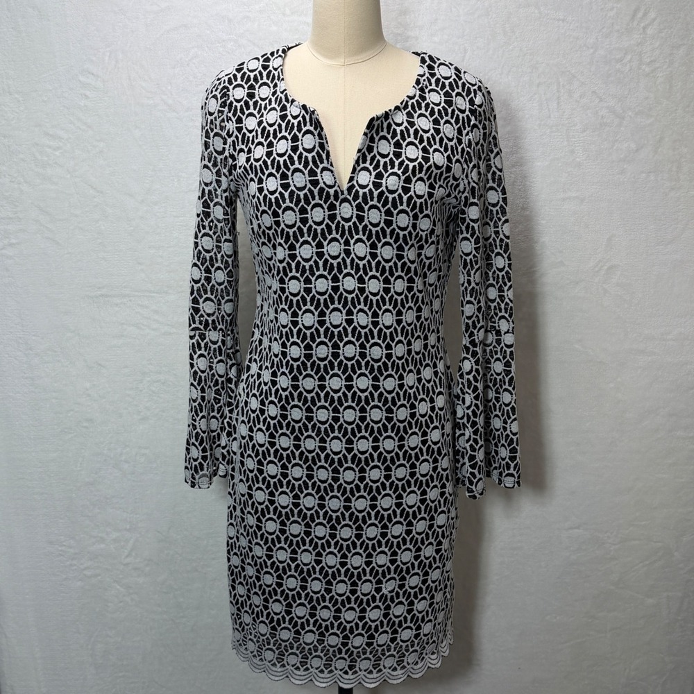 Roz & Ali M Black White Geometric Lace Overlay Bell Sleeve Split Neck Dress